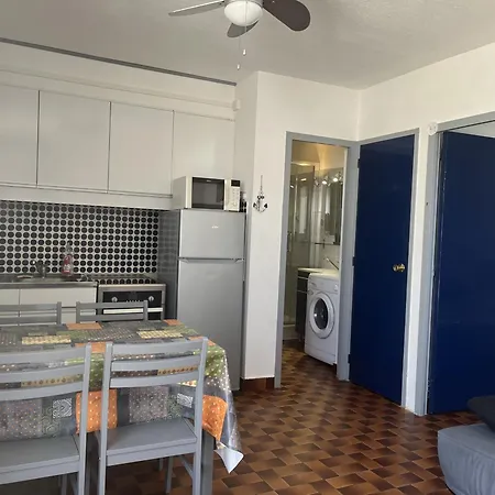 Spacieux T2 Pour 4p Avec Terrasse, Parking Privé à 400m De La Plage, Quartier Animé, Animaux Ok - Fr-1-799-9 Appartement