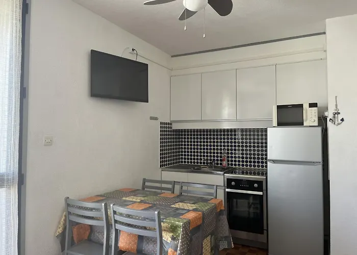 Spacieux T2 Pour 4p Avec Terrasse, Parking Prive A 400m De La Plage, Quartier Anime, Animaux Ok - Fr-1-799-9 *